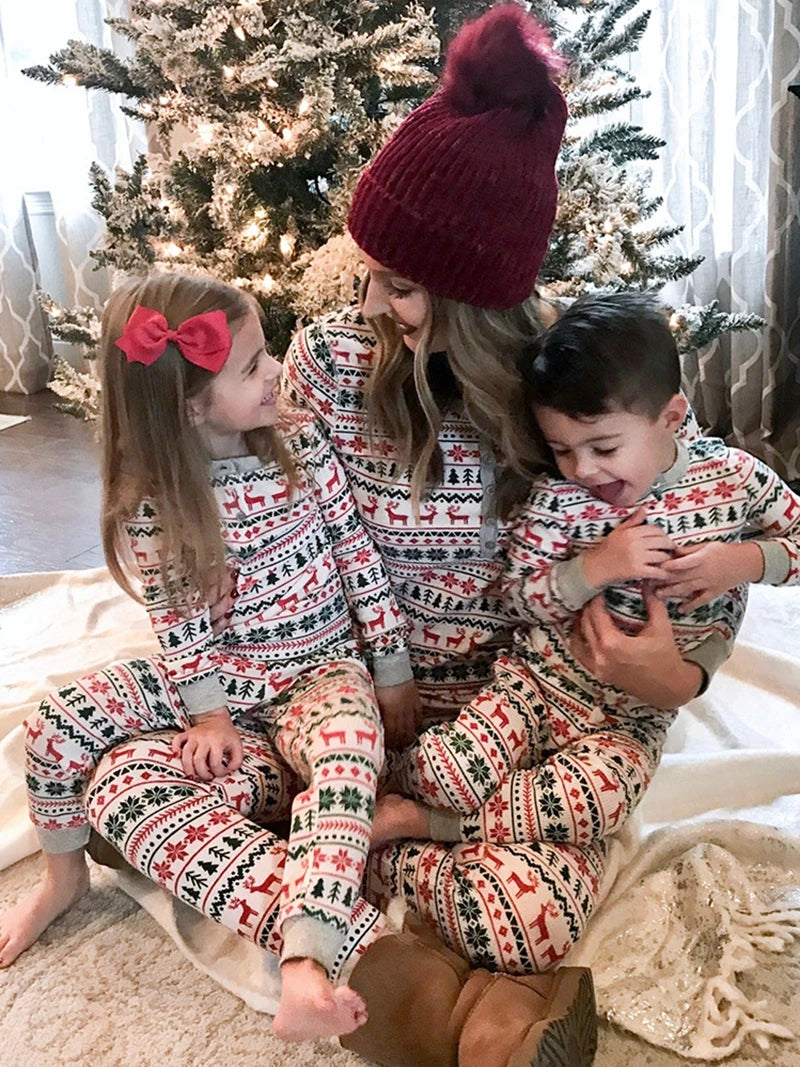 Family Christmas Pajamas Set Allover Print Sleepwear Full Sleeve O Neck 2 Pieces Suit Mom Dad Kids Matching Clothes Xmas Look
