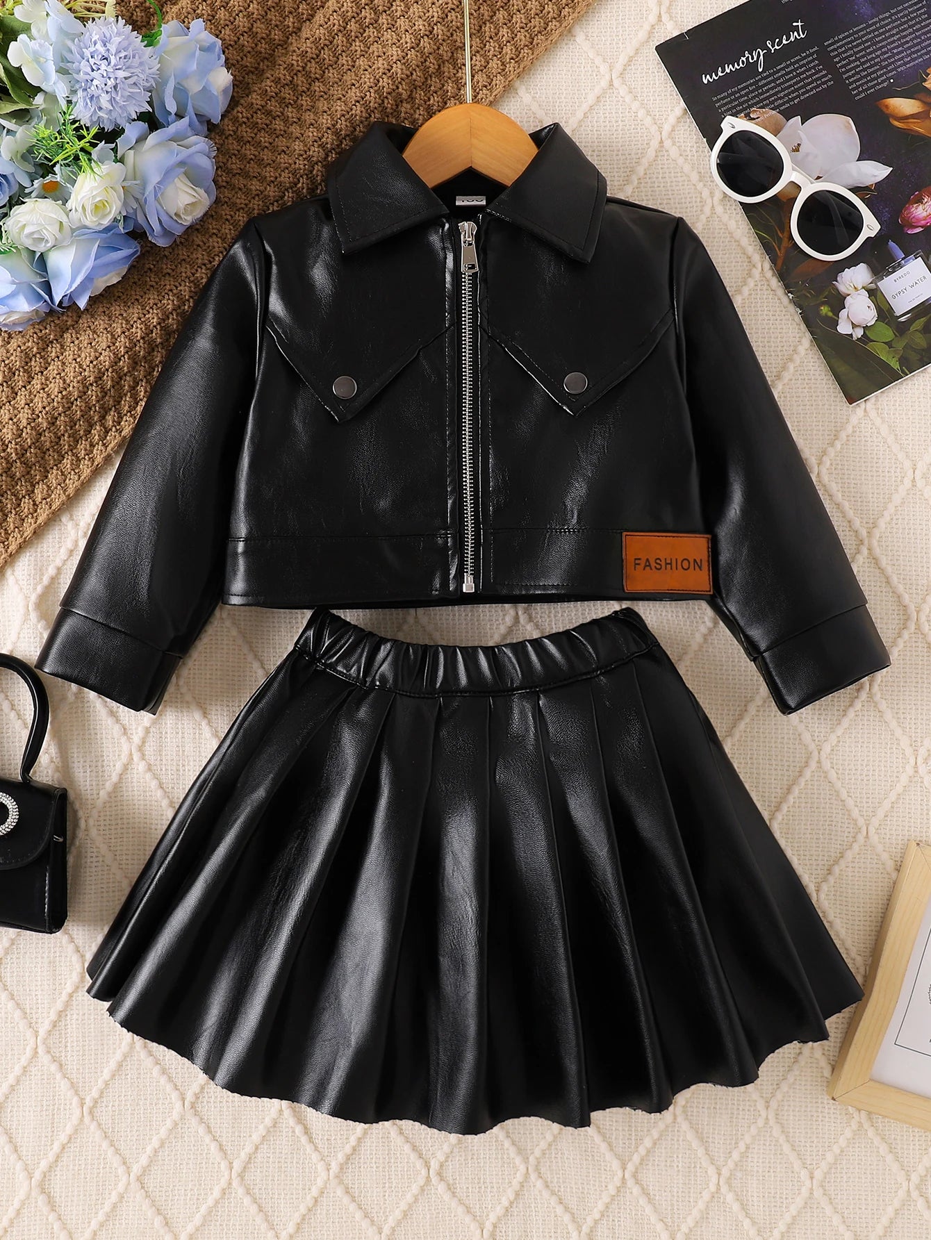 Children's Clothing for Girls, Spring and Autumn Stylish Pu Jacket and Versatile Short Skirt Two-Piece Set, New Fashion Street-Style Cool Half Skirt, Easy to Clean, New Versatile Pu Leather Outfit