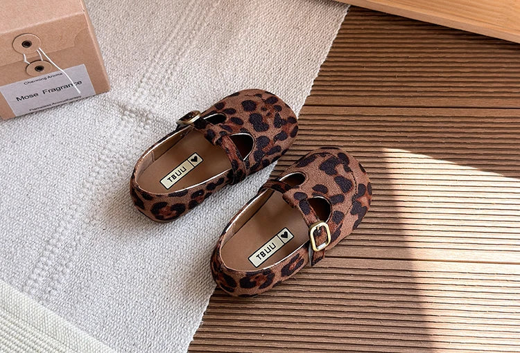 Girls Leather Shoes Toddlers Flats Princess Sweet Little Kids Soft Shoes T-strap Retro Classic Children's Dress Shoes for Party