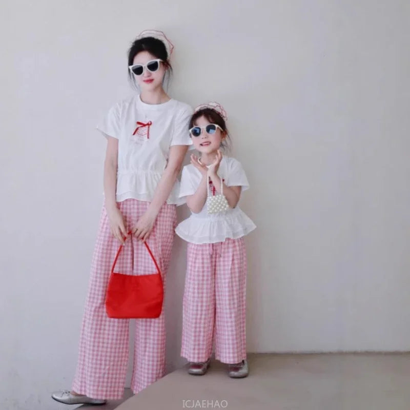 2025 Mother Daughter Matching Outfits Pink White Checkered Pants Tshirt Set Summer Casual Family Clothes Vacation Suits Mom