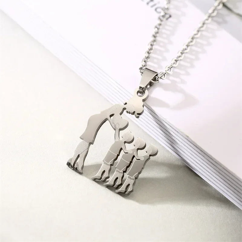 Mom and Daughter Son Silver Color Stainless Steel Chokers Necklaces for Women New Cute Romantic Heart Jewelry Mother's Day Gift