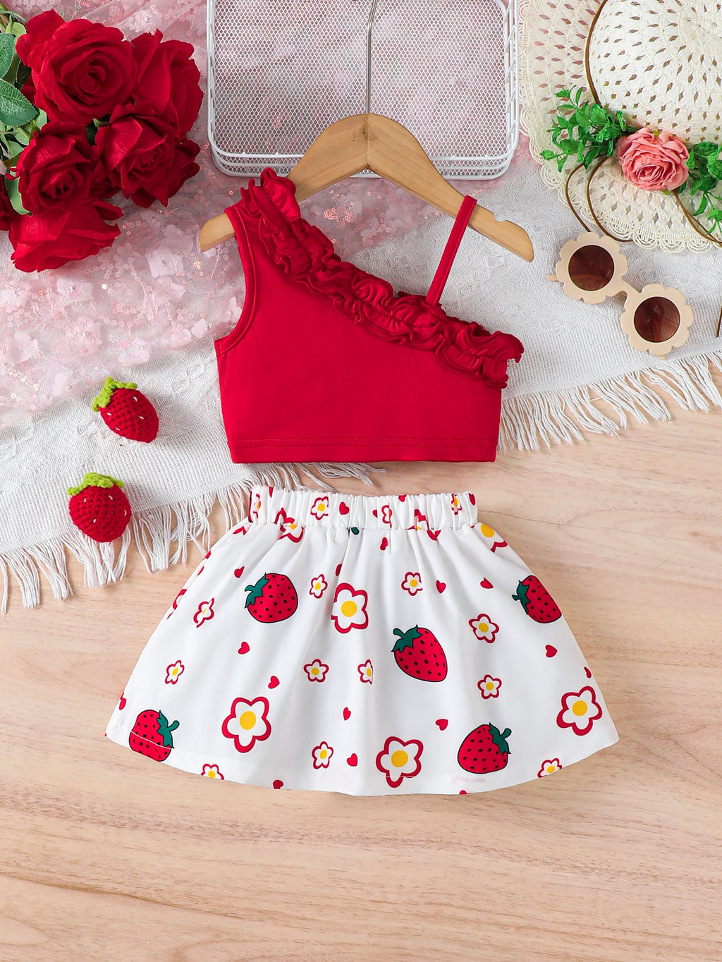 Baby clothing Baby girls Ruffle Sleeveless Top Bow and Strawberry Print Skirt Fashionable Set for 0-3 Year Toddler Baby Girls