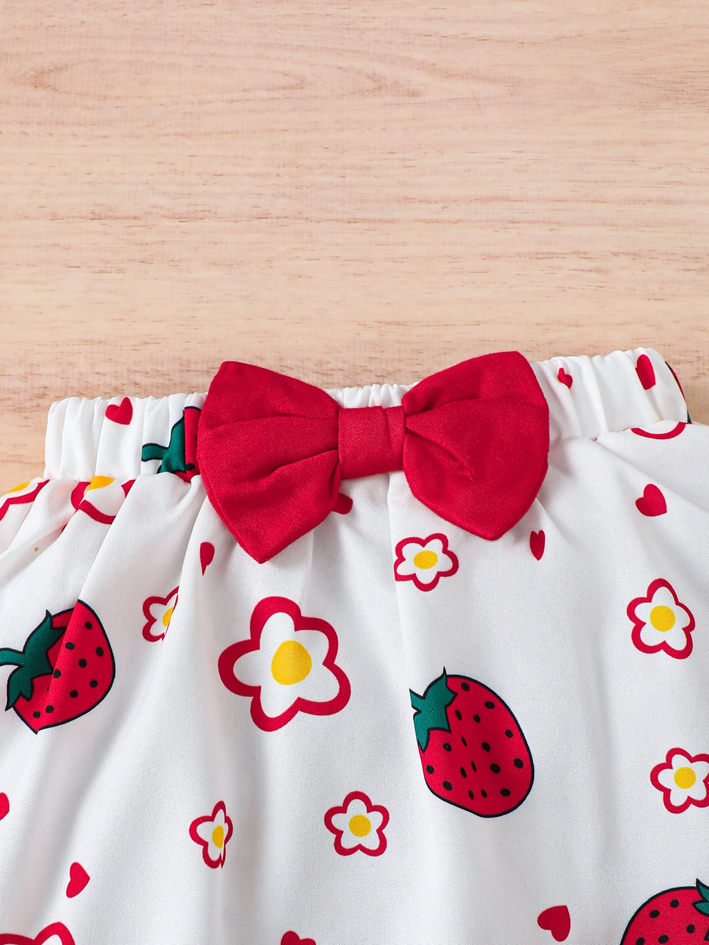 Baby clothing Baby girls Ruffle Sleeveless Top Bow and Strawberry Print Skirt Fashionable Set for 0-3 Year Toddler Baby Girls