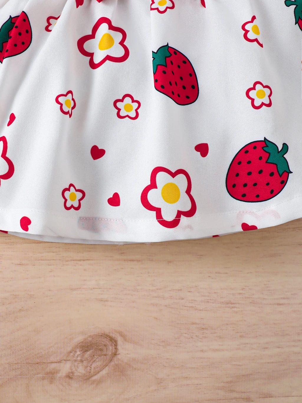 Baby clothing Baby girls Ruffle Sleeveless Top Bow and Strawberry Print Skirt Fashionable Set for 0-3 Year Toddler Baby Girls