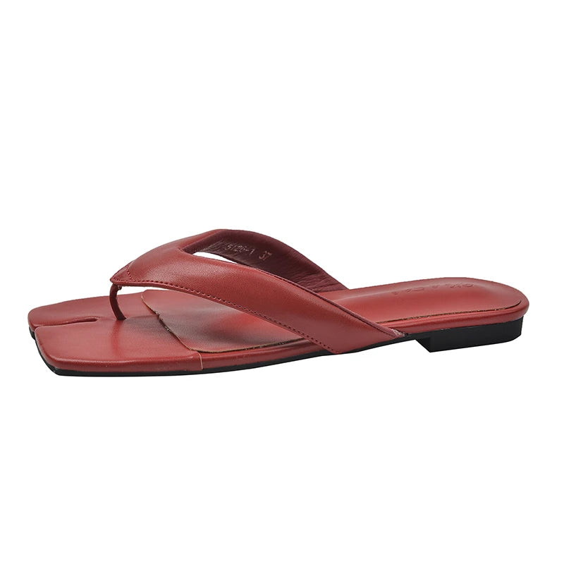 Beautiful silver thong beach sandals for women, perfect with skirts, new summer flat flip-flops for outdoor wear